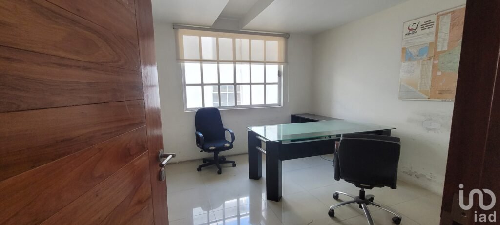 Se rentan oficinas con amplio estacionamiento en Mineral de la Reforma, Pachuca, Hidalgo