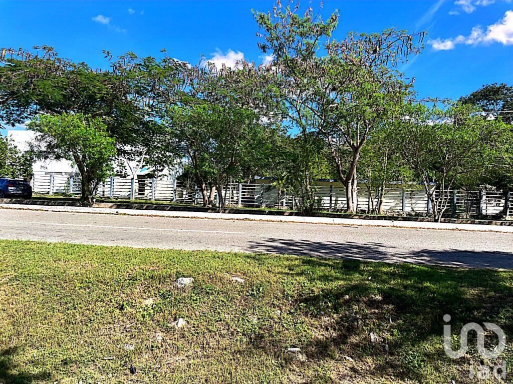 VENTA DE TERRENO EN XMATKUIL EN MERIDA YUCATAN ENFRENTE DE LA FACULTAD DE VETERINARIA