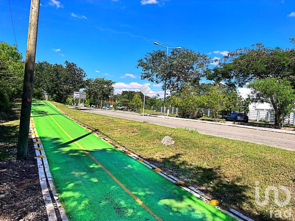 VENTA DE TERRENO EN XMATKUIL EN MERIDA YUCATAN ENFRENTE DE LA FACULTAD DE VETERINARIA