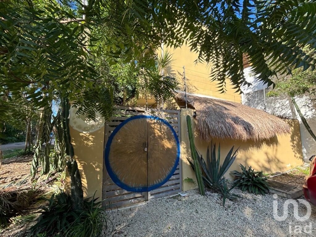 Se vende edificio con 5 departamentos en la Veleta