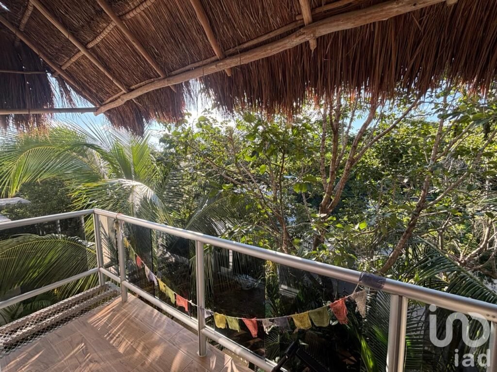 Se vende edificio con 5 departamentos en la Veleta