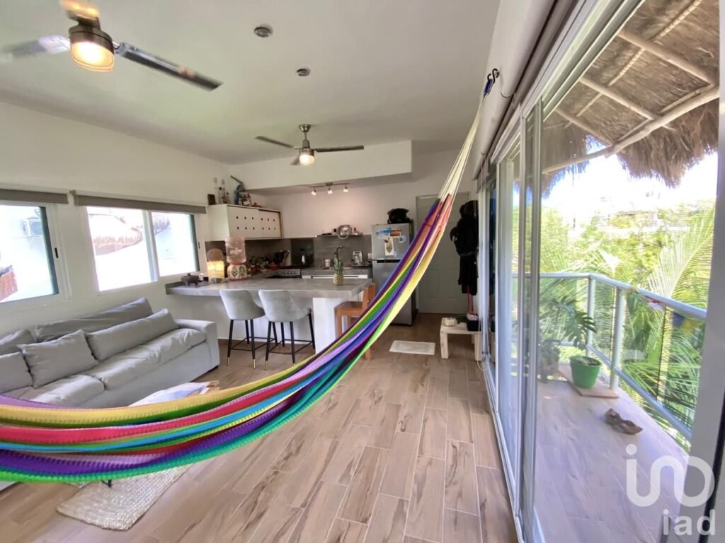 Se vende edificio con 5 departamentos en la Veleta