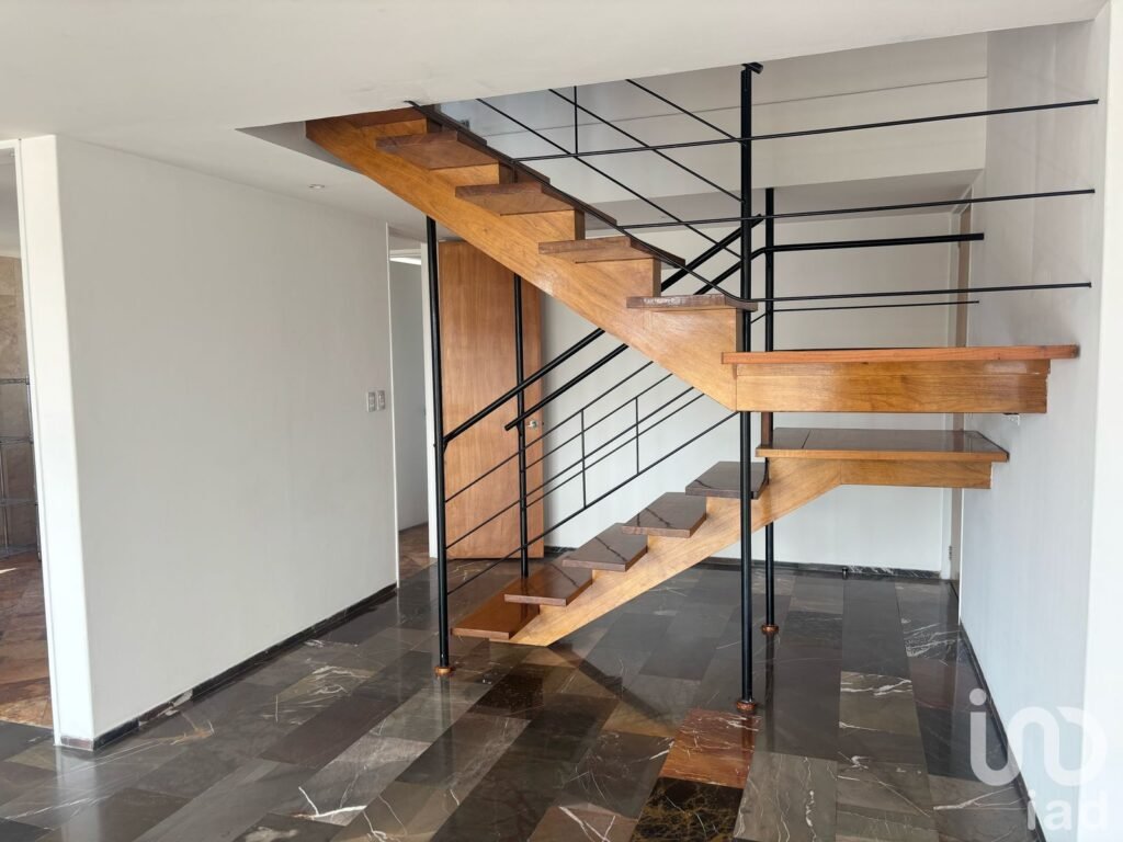 Se renta PH con terraza en Lamartine  sección V Polanco