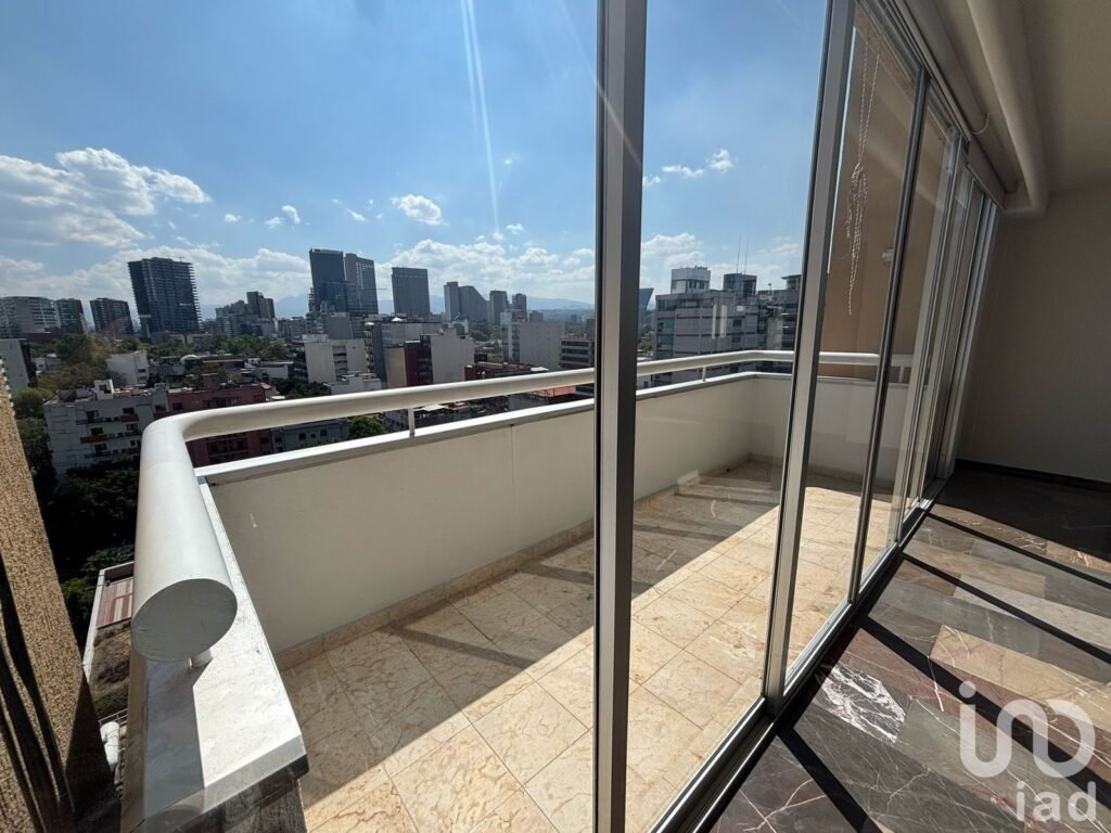 Se renta PH con terraza en Lamartine  sección V Polanco