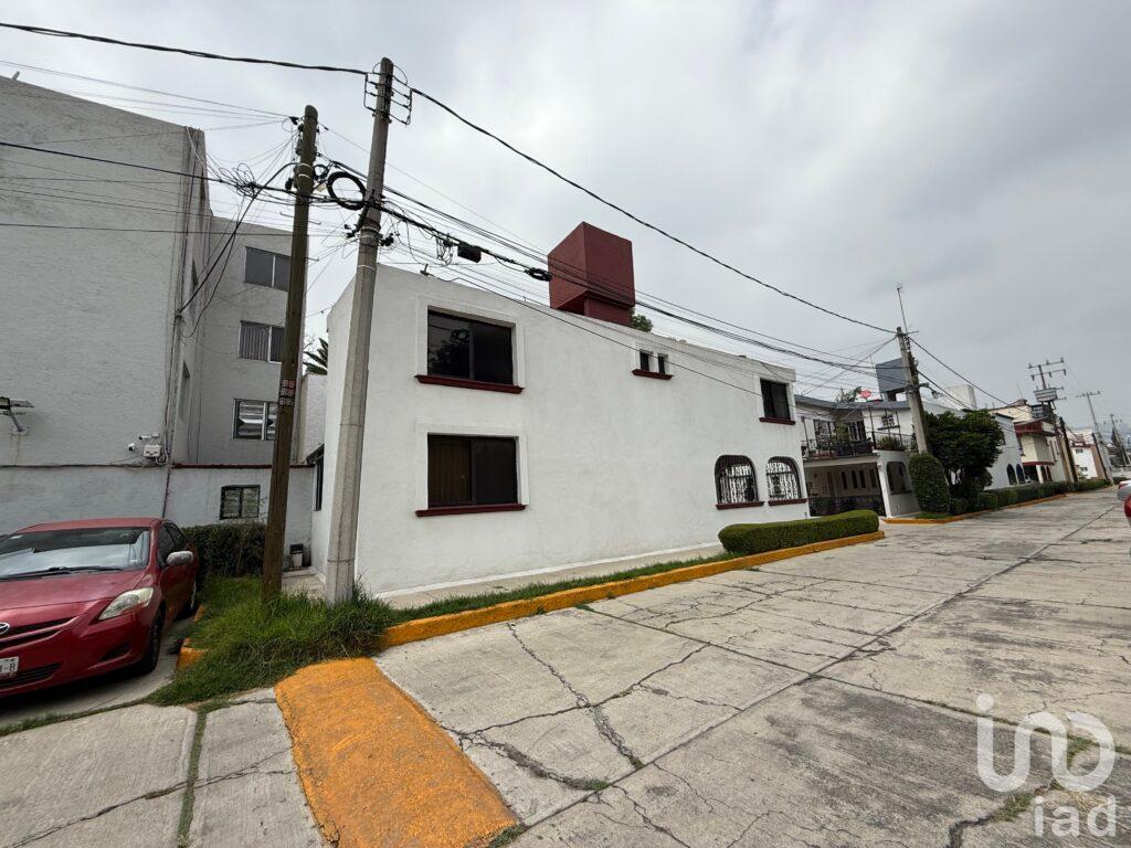 SE VENDE CASA EN JARDINES DE SAN MATEO