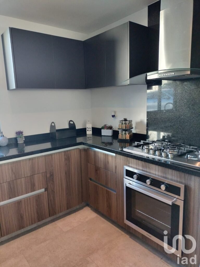 CASA NUEVA CON ROOFGARDEN Y AMENIDADES DE LUJO EN ZIBATA