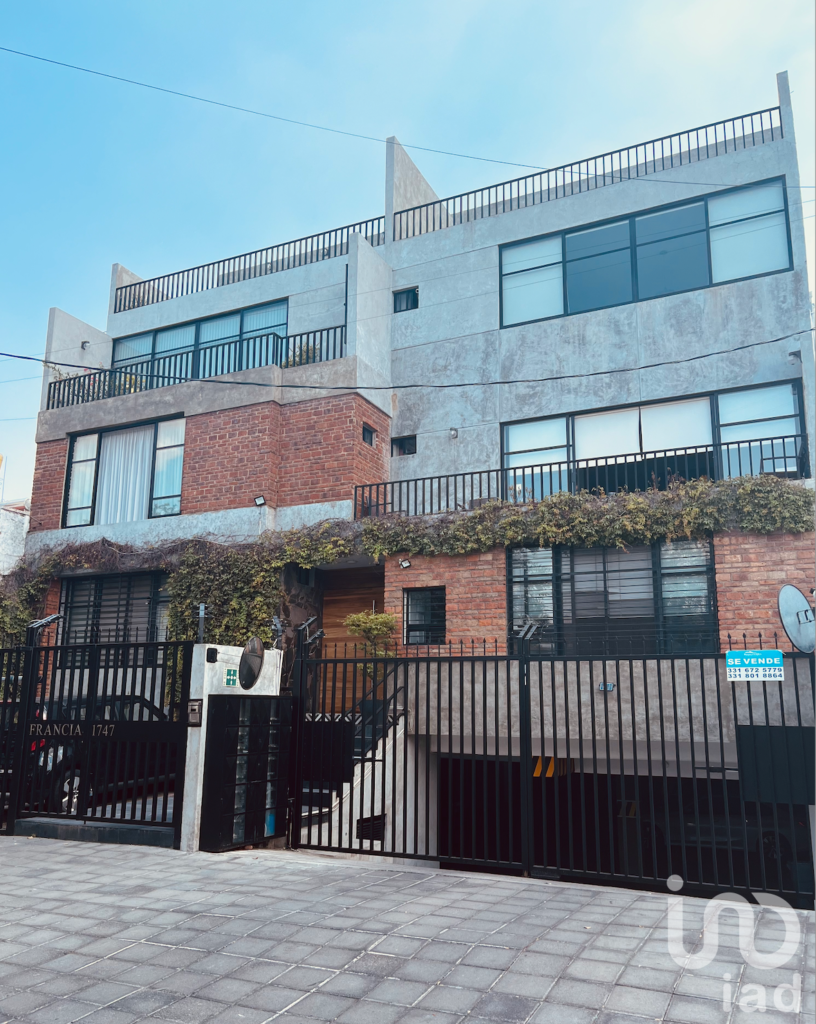 RENTA DEPARTAMENTO COL.MODERNA PLANTA BAJA, AMPLIA TERRAZA