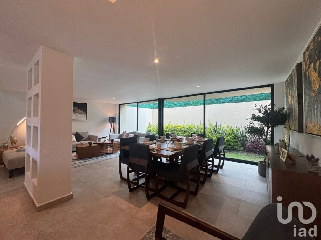 CASA NUEVA EN ZIBATÁ | 3 NIVELES, EQUIPADA CON CLOSETS, CANCELERÍA Y ESPEJOS ILUMINADOS