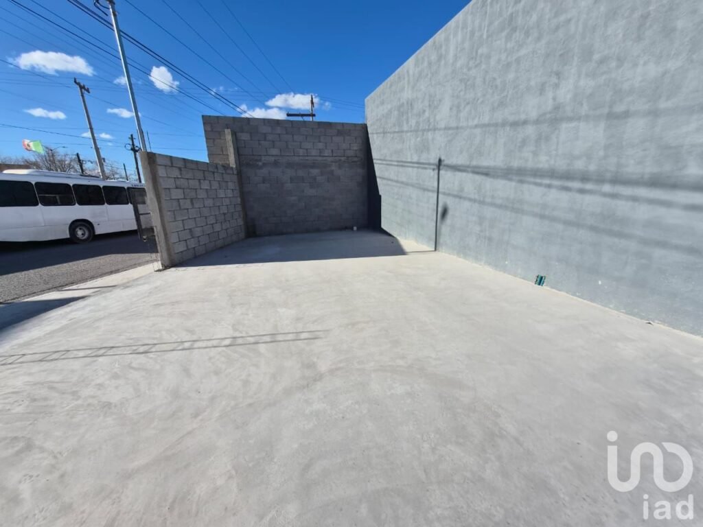 LOCALES EN RENTA POR MI PLAZA LIBRAMIENTO HENEQUEN Y BLVD ZARAGOZA