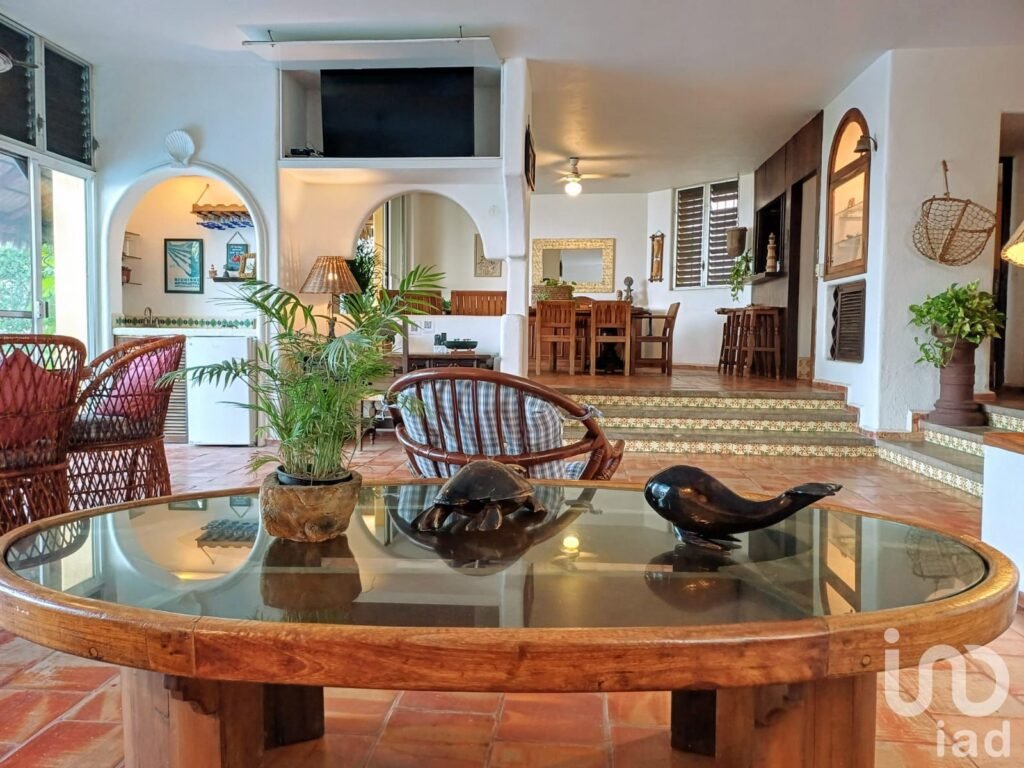 Casa en Venta frente al mar en Club Santiago, Manzanillo, Colima.