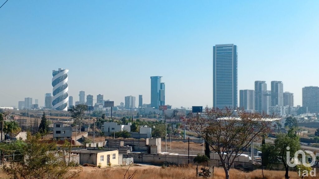 Terreno en Venta, A un Costado de la Lateral Atlixcáyotl