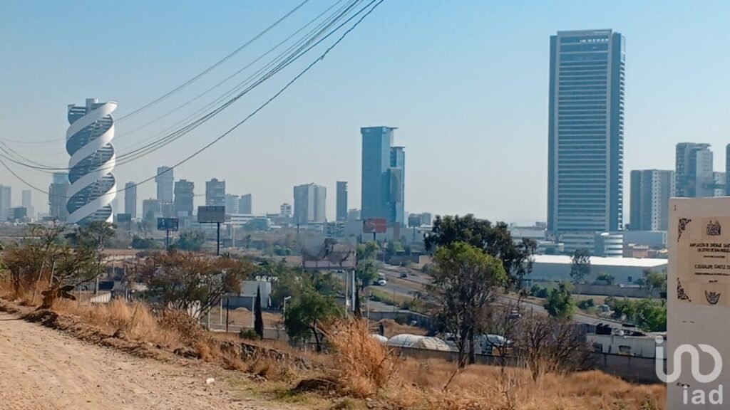 Terreno en Venta, A un Costado de la Lateral Atlixcáyotl