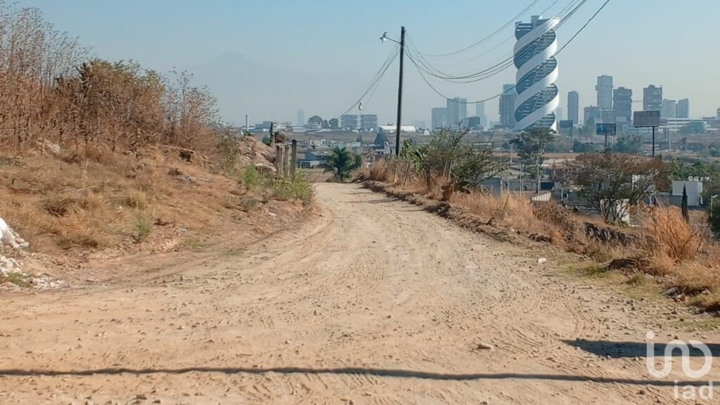 Terreno en Venta, A un Costado de la Lateral Atlixcáyotl