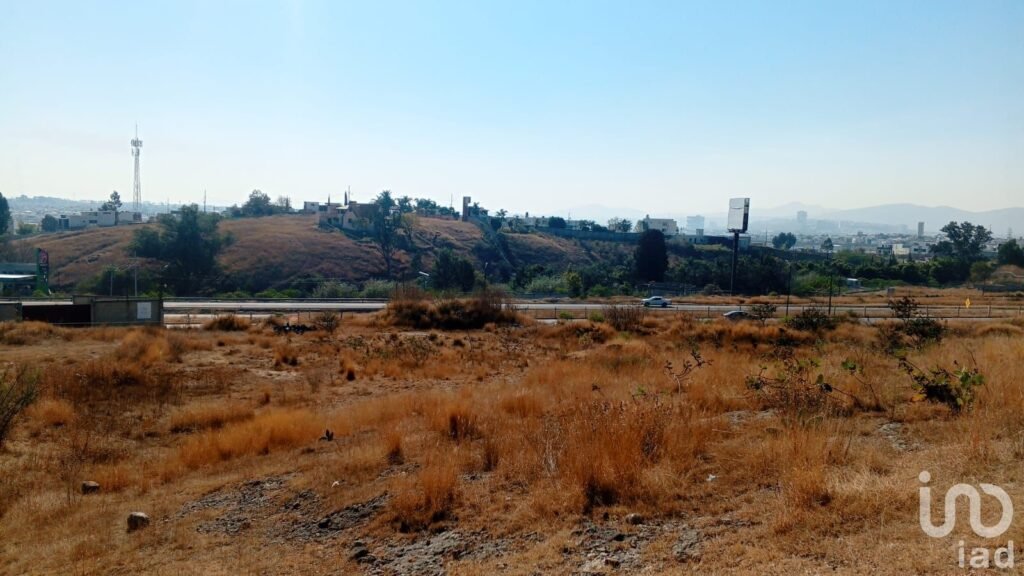 Terreno en Venta, A un Costado de la Lateral Atlixcáyotl