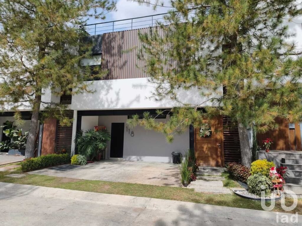 Casa en renta en Solares, con Roff Garden, Zapopan, Jalisco