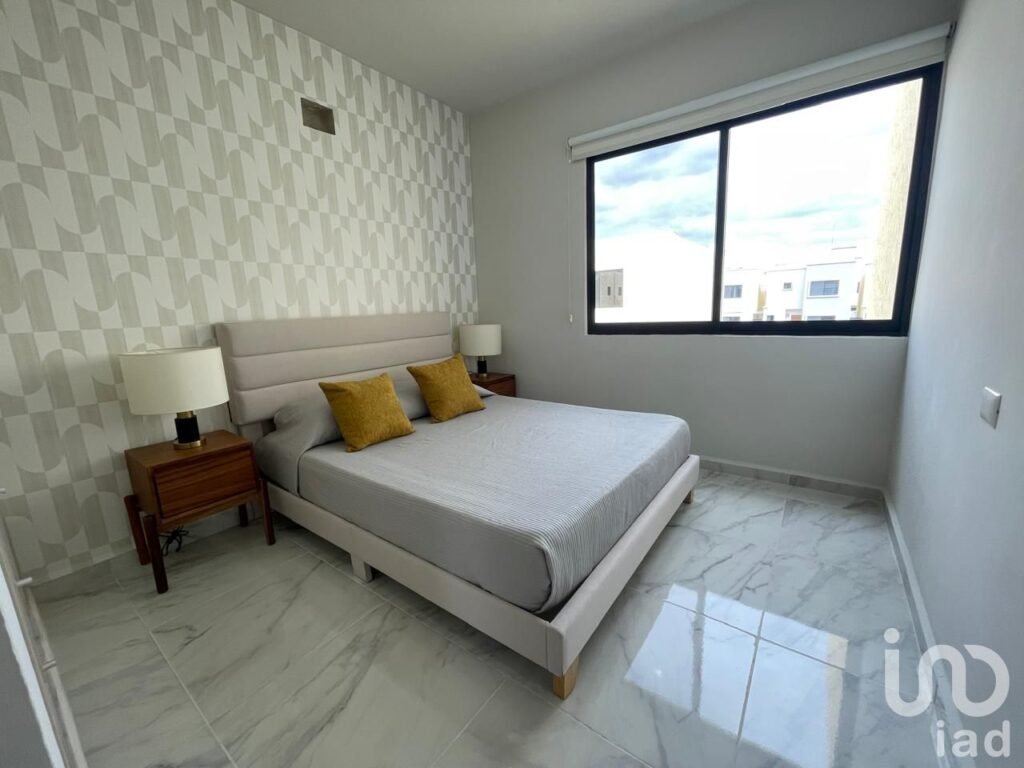 Casa en venta en Av. 135, ideal para vivir o invertir en Cancún.