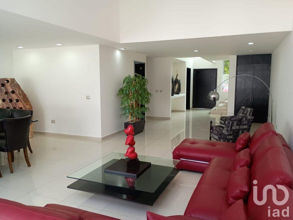 VENTA DE EXCLUSIVA RESIDENCIA EN ZONA RECTA A CHOLULA