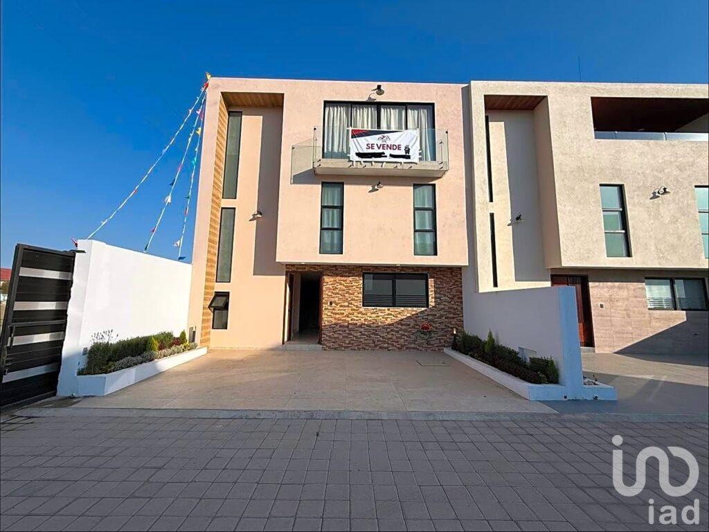 VENTA DE CASA NUEVA ZONA STA MARIA XIXITLA, CERCA DE ZEREZOTLA