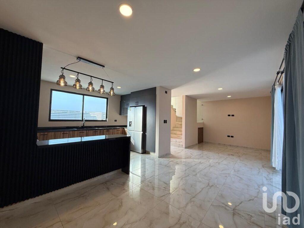 VENTA DE CASA NUEVA ZONA STA MARIA XIXITLA, CERCA DE ZEREZOTLA