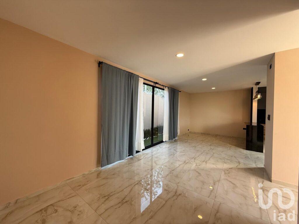 VENTA DE CASA NUEVA ZONA STA MARIA XIXITLA, CERCA DE ZEREZOTLA