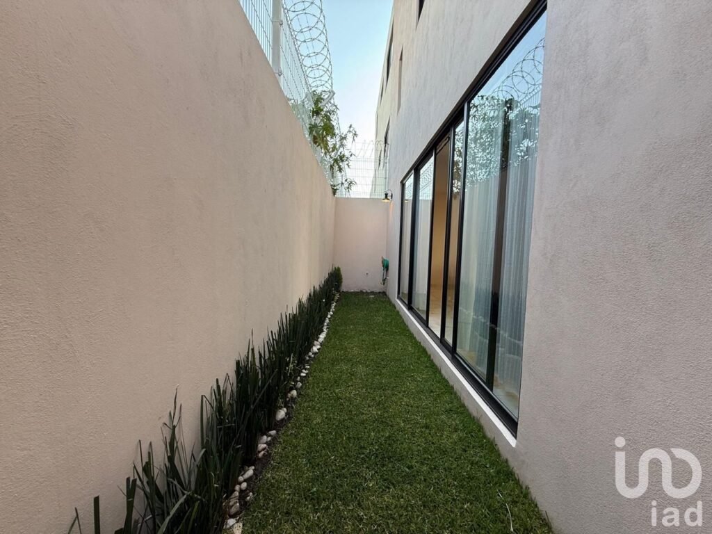 VENTA DE CASA NUEVA CON ACABADOS PREMIUM A TRES MINUTOS DE ZEREZOTLA