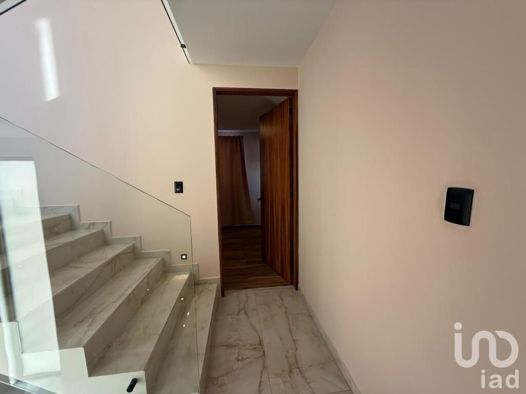 VENTA DE CASA NUEVA CON ACABADOS PREMIUM A TRES MINUTOS DE ZEREZOTLA