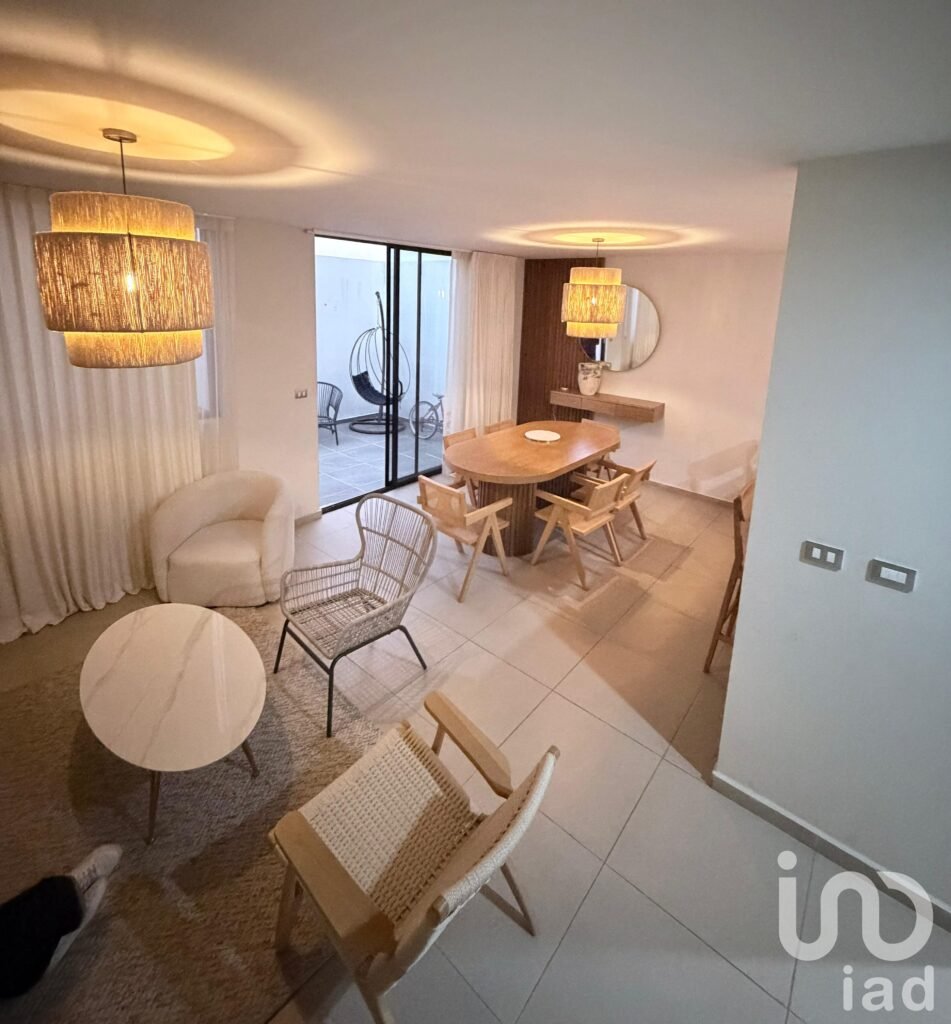 RENTA CASA SUR DE LA CIUDAD CON EXCELENTE DECORACION