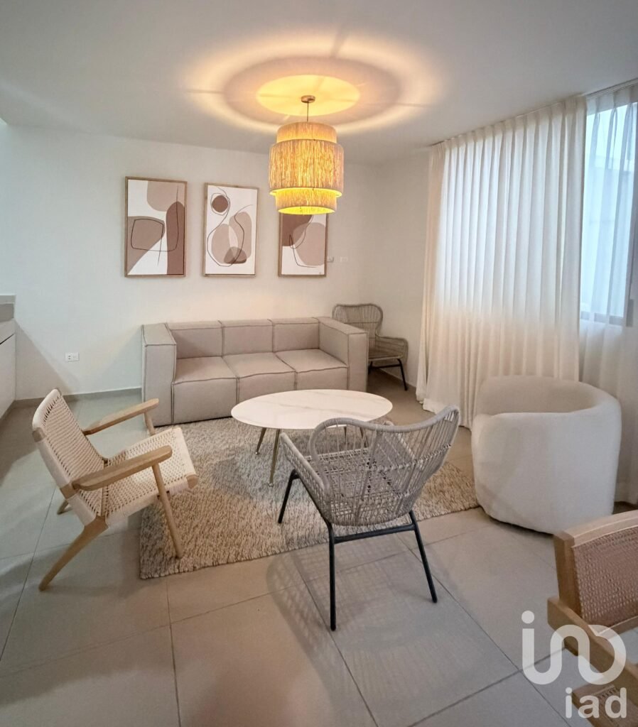 RENTA CASA SUR DE LA CIUDAD CON EXCELENTE DECORACION