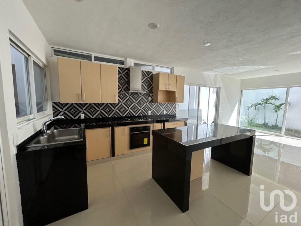 Casa en venta en condominio en Delicias Cuernavaca