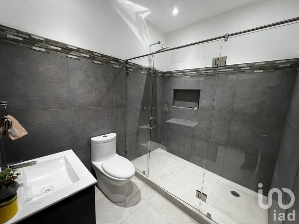 Casa en venta con 3 recámaras y vista panorámica en Cuernavaca