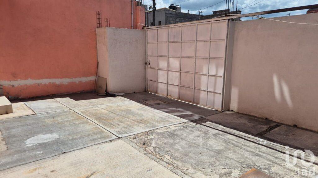 Edificio con  locales comerciales Parque de Poblamiento