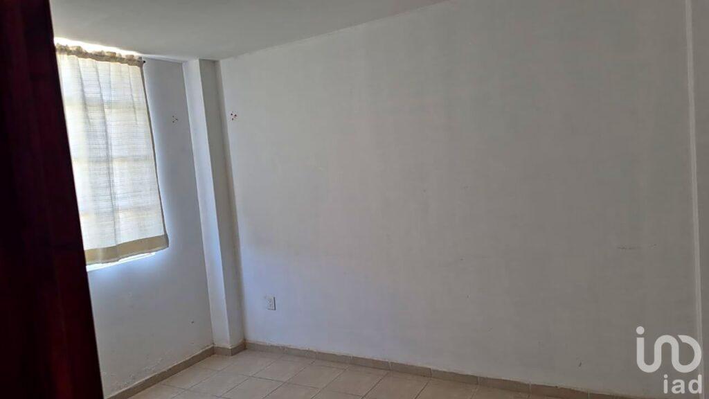 Edificio con  locales comerciales Parque de Poblamiento