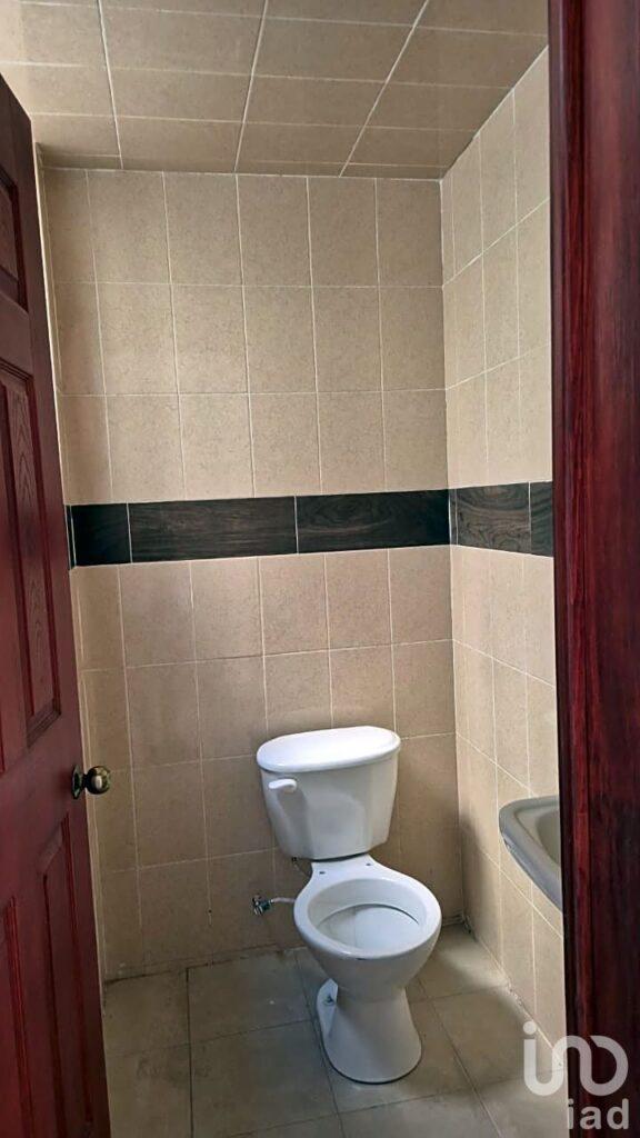 Edificio con  locales comerciales Parque de Poblamiento