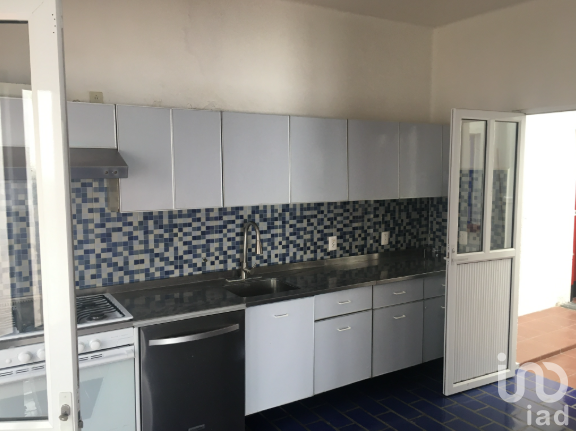 Casa en Renta Col. Irrigación 4R, 2B, 1E, 1Terraza. $55,000