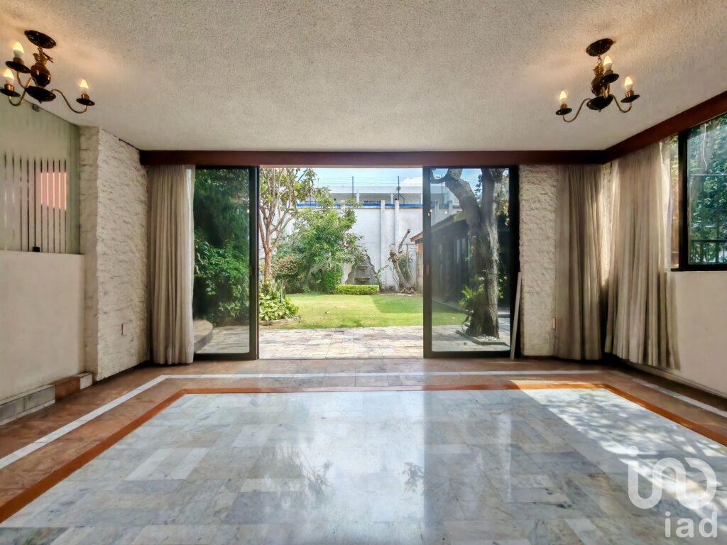 Casa en Venta con Jardin y 4 Recamaras en Col. Del Valle