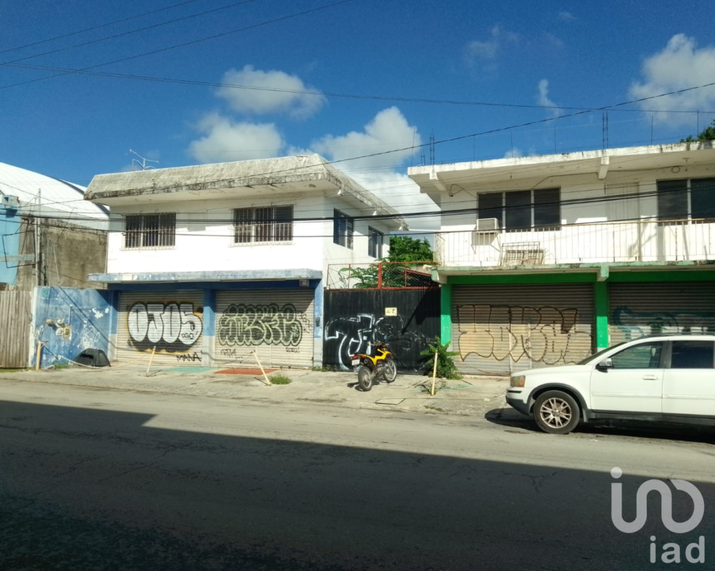 Propiedad Comercial en Venta en Cancún, para remodelar o demoler