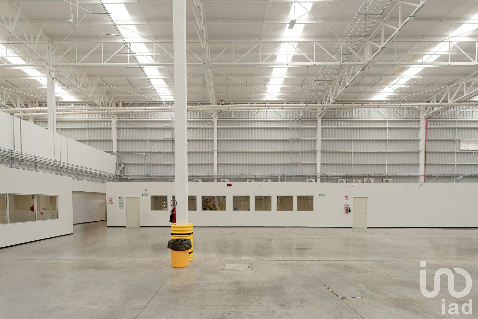 Bodega en Venta en salida a Autopista Cabo San Lucas, La paz, Baja California Sur.