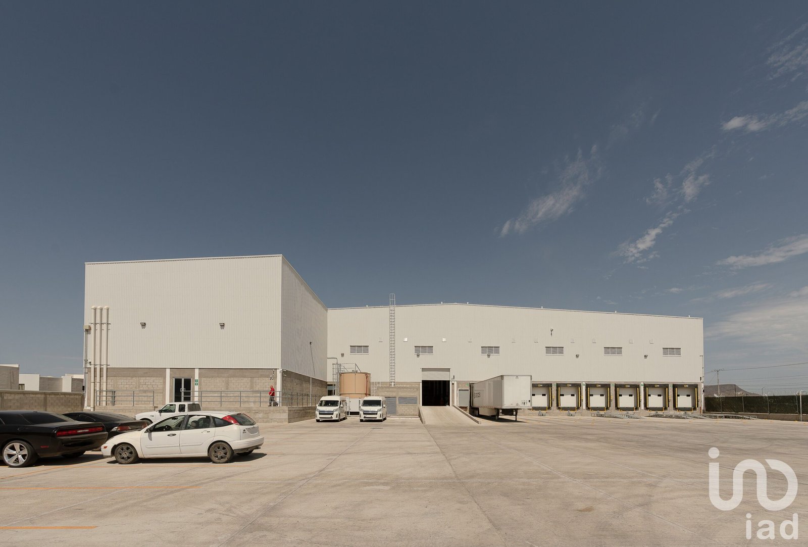 Bodega en Venta en salida a Autopista Cabo San Lucas, La paz, Baja California Sur.