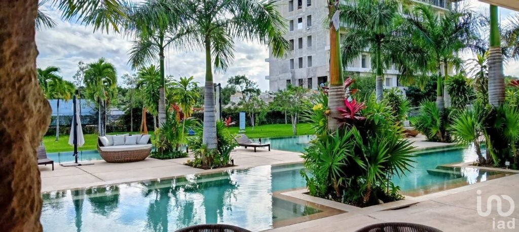 TERRENO EN VENTA RESIDENCIAL LOS SANTOS, AV. HUAYACAN, CANCUN, Q. ROO