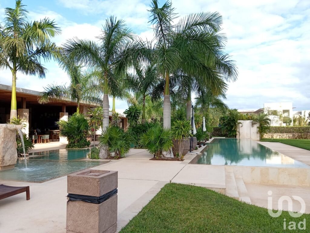 TERRENO EN VENTA RESIDENCIAL LOS SANTOS, AV. HUAYACAN, CANCUN, Q. ROO