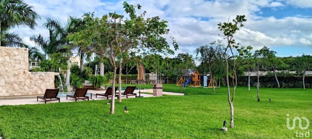 TERRENO EN VENTA RESIDENCIAL LOS SANTOS, AV. HUAYACAN, CANCUN, Q. ROO