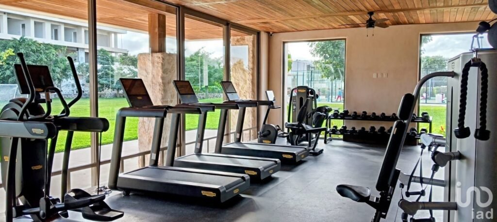 TERRENO EN VENTA RESIDENCIAL LOS SANTOS, AV. HUAYACAN, CANCUN, Q. ROO