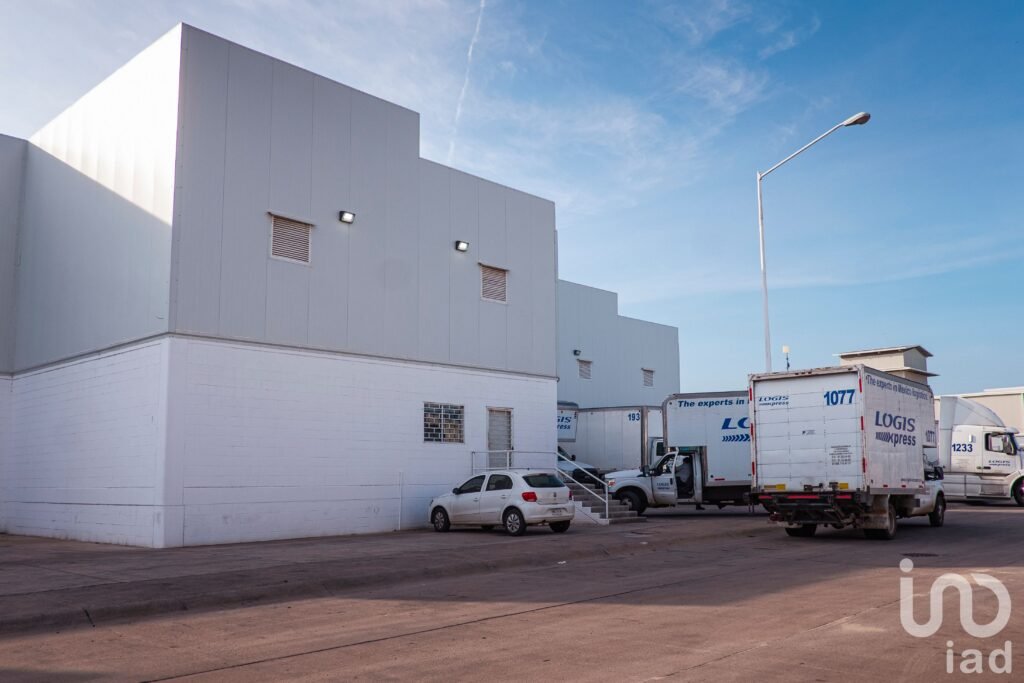 Bodega en Renta en Parque Industrial Quazar, Culiacán, Sinaloa.