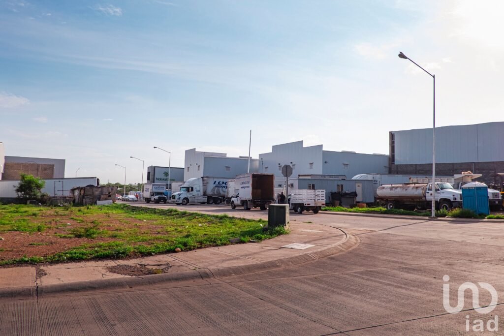 Bodega en Renta en Parque Industrial Quazar, Culiacán, Sinaloa.