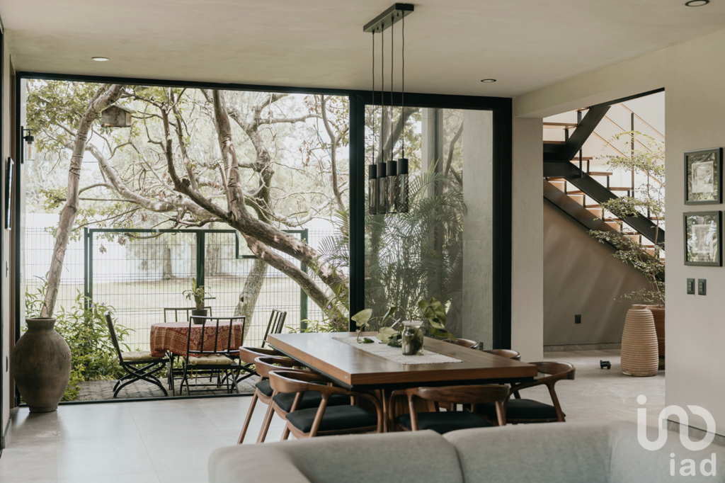 Casa de Autor en venta en condominio La Fresna