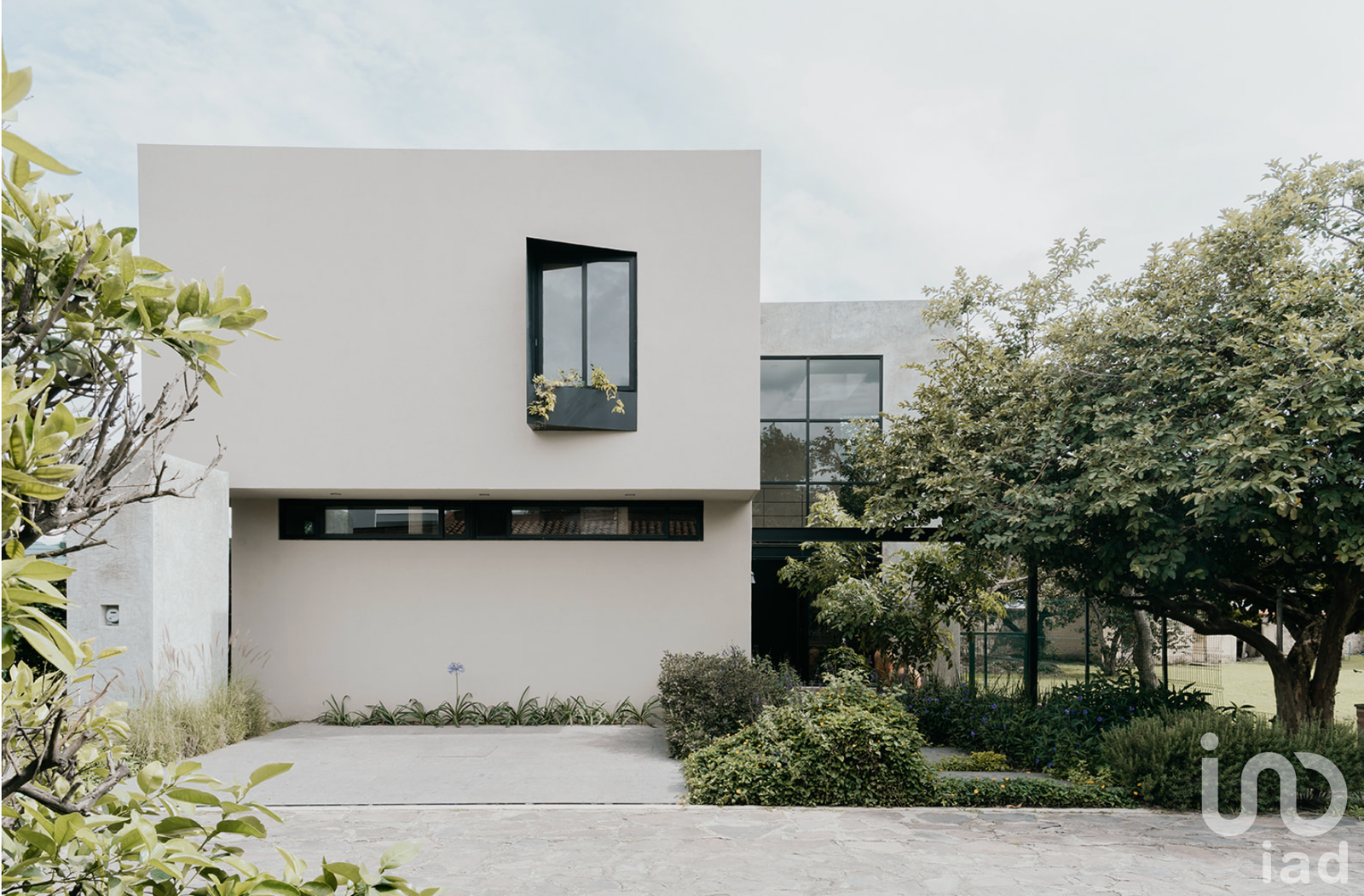 Casa de Autor en venta en condominio La Fresna