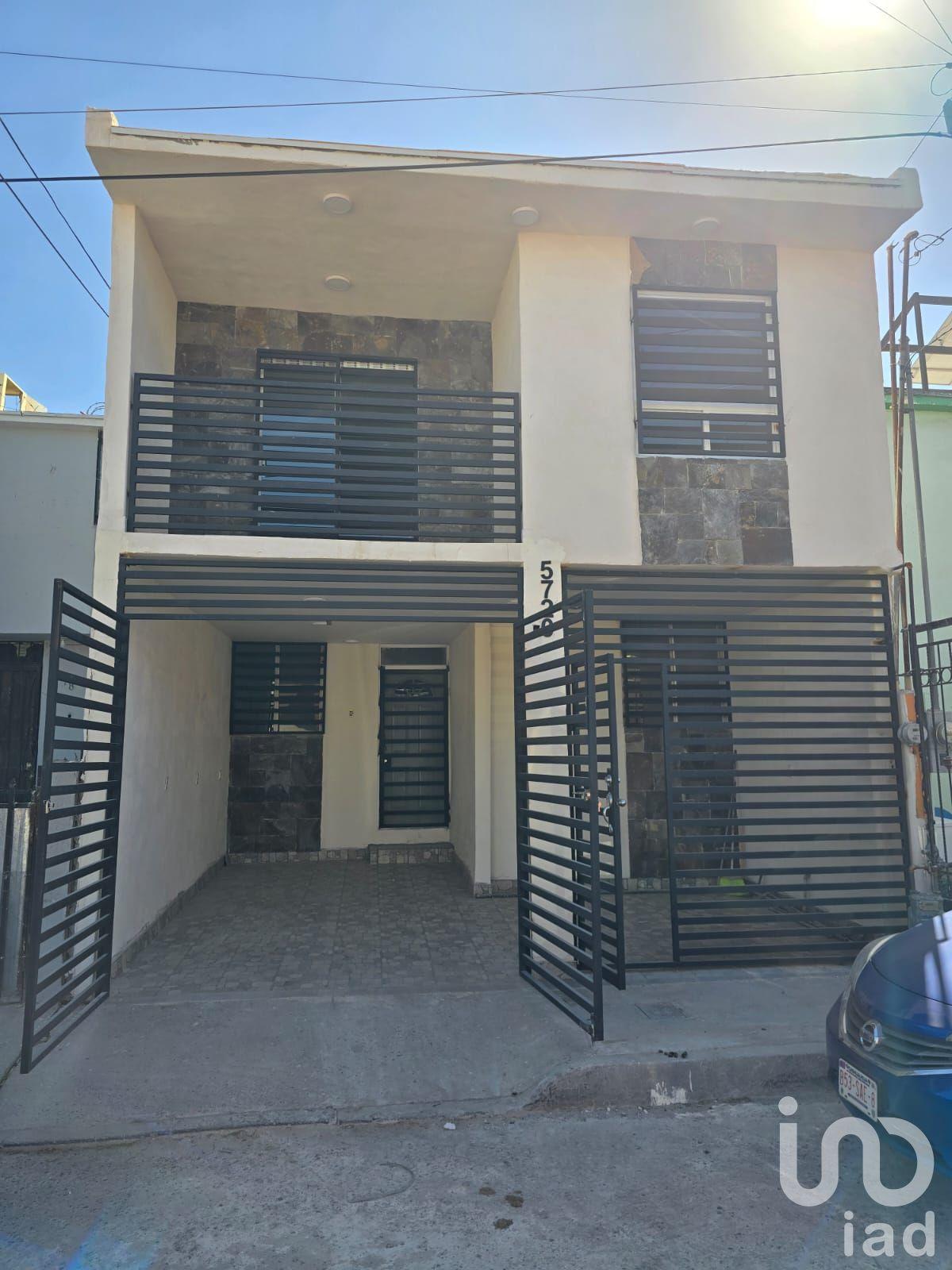 CASA AMPLIA DE 5 REC 3 BAÑO JILOTEPEC LAS TORRES Y PASEO DE LA VICTORIA