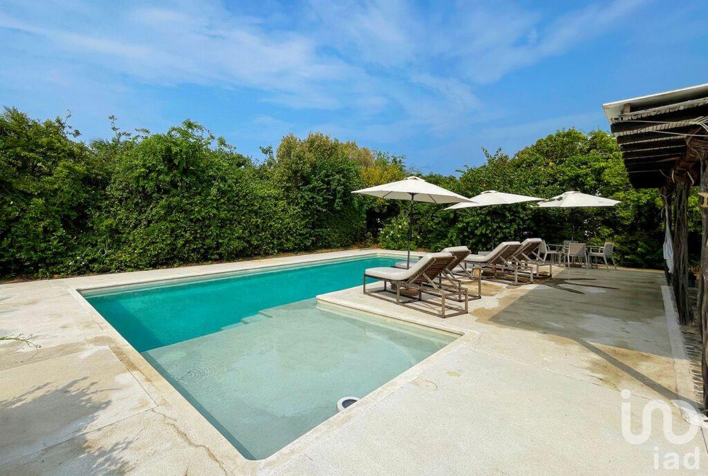 A 50 METROS DEL MAR : CASA EN VENTA EN COSTA CUMANÁ, PUERTO ESCONDIDO