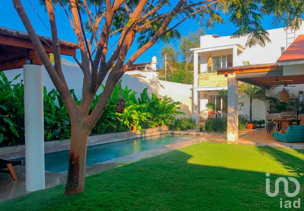 CASA DE LUJO EN VENTA, FRACCIONAMIEMTO BACOCHO, PUERTO ESCONDIDO