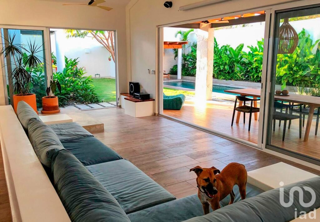CASA DE LUJO EN VENTA, FRACCIONAMIEMTO BACOCHO, PUERTO ESCONDIDO